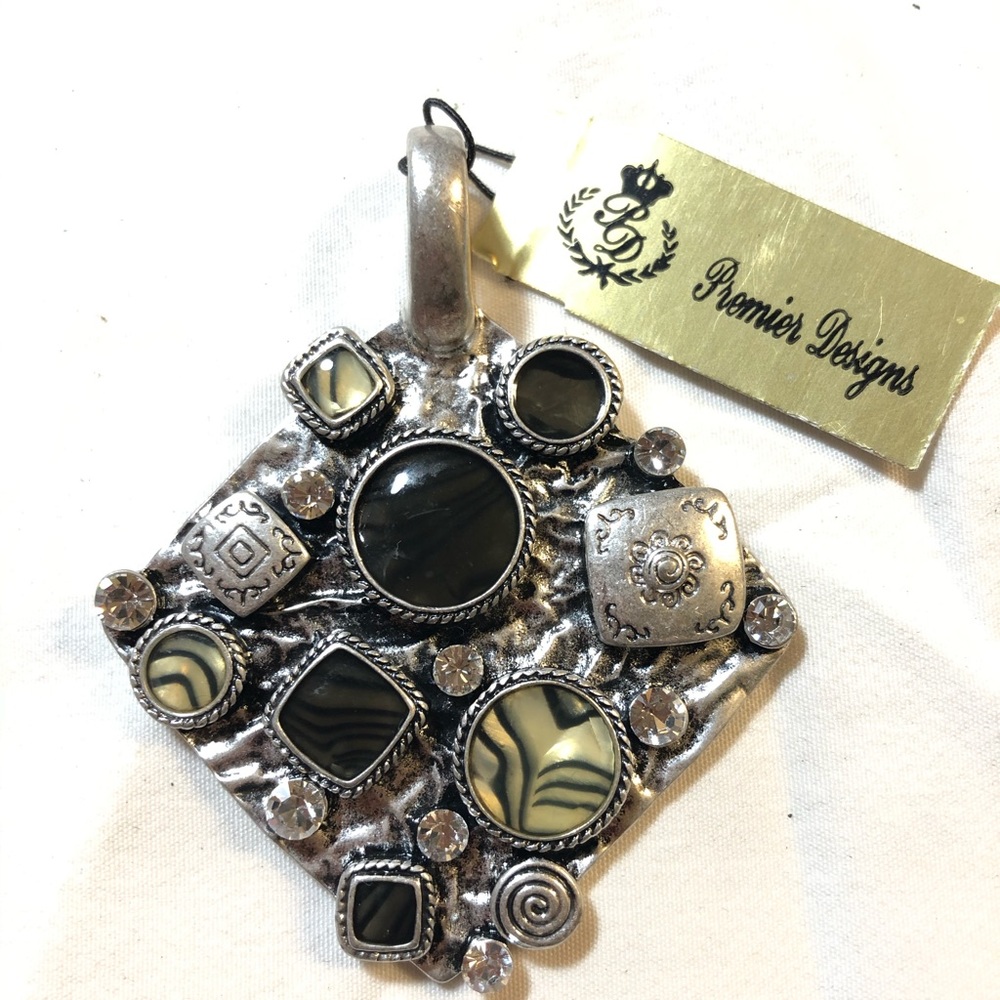 NWT Premier Designs “Artistic” (4393) AMS Enhancer